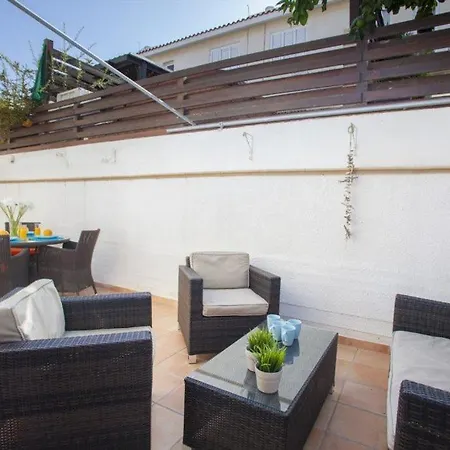 You And Your Family Will Love This 16 * Paralimni